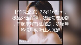  淫荡小娇娃，几个年轻嫩妹跟小哥们玩群P，黑丝情趣女仆，交大鸡巴让小哥揉奶玩逼道具插