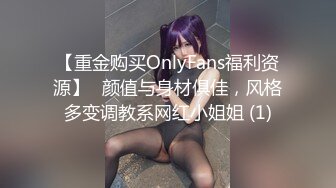 油头满面的韵味美少妇一个全裸自慰，特写美鲍鱼