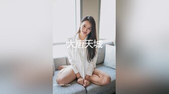 皮肤白嫩的漂亮女友吃大鸡鸡